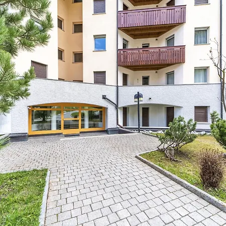 Chesa Ruinatsch 公寓 *