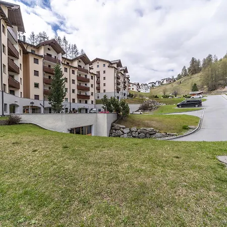 Chesa Ruinatsch 公寓 *